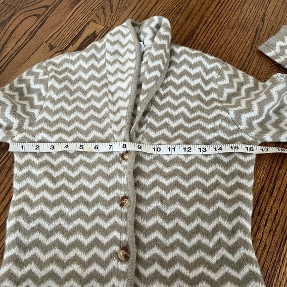Daily Sports | White Beige Chevron Cardigan Sweater Sz XS - Picture 8 of 8